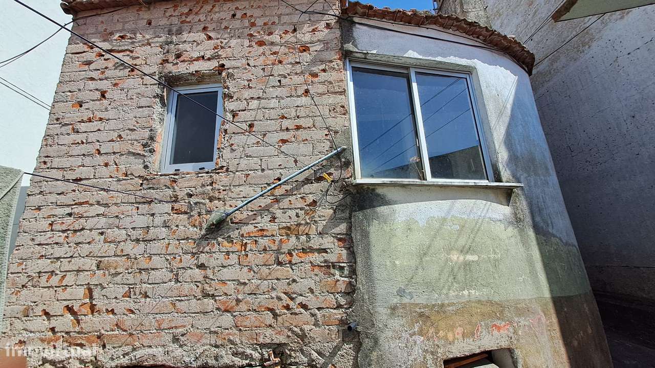 Moradia T3 - Bairro Norton de Matos - Com Projeto Aprovado-5