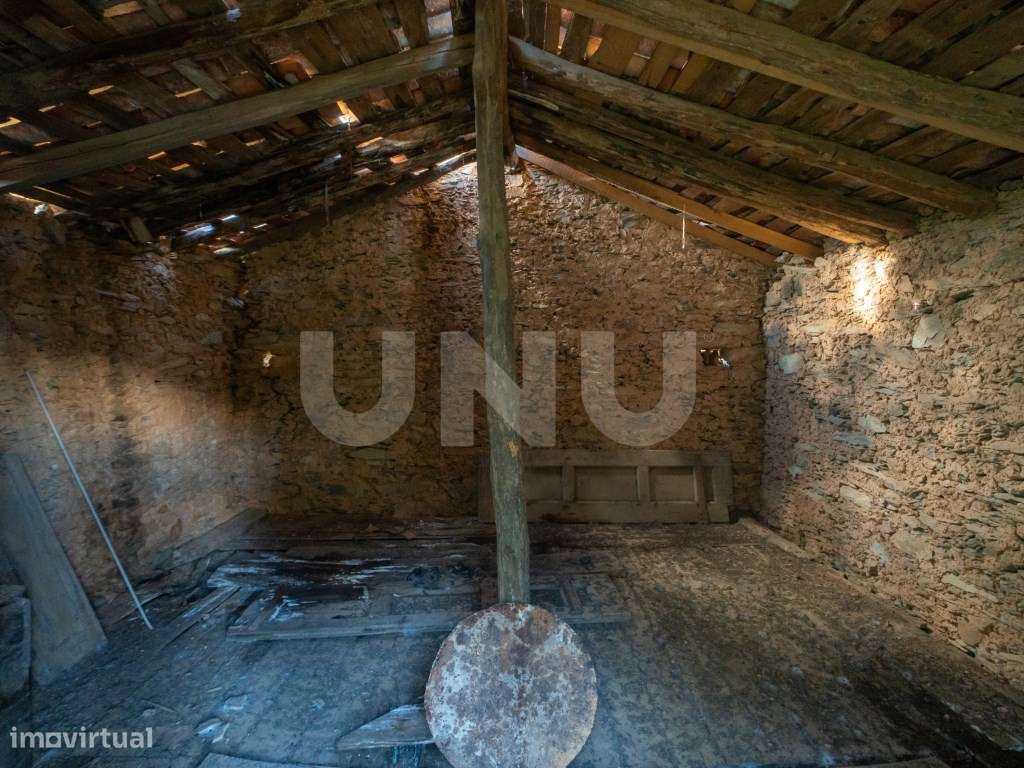 Terreno Rústico com 3720m2-6