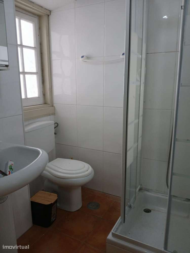 Quarto - localizado em São Jerónimo Coimbra - Grande imagem: 5/7