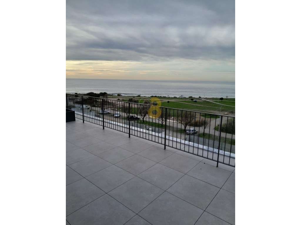 T3 c/varanda e vista mar em Vila Nova de Gaia-23