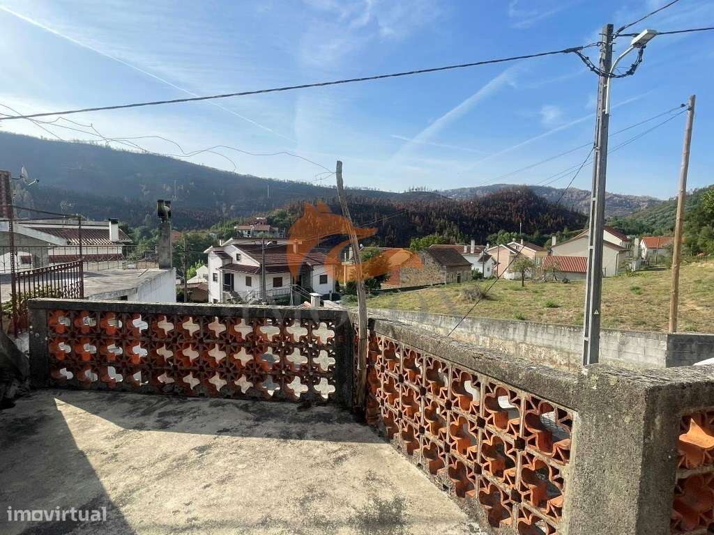 Casa por recuperar em São Sebastião da Feira (Oliveira do Hospital)-14