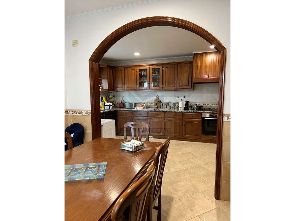 MORADIA T4+1, CAVE 76m2, SÓTAO, GARAGEM, GAIO - MOITA-16