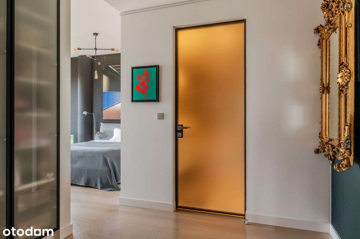 Cosmopolitan,38piętro,2 miejsca parkingowe,komórka-13