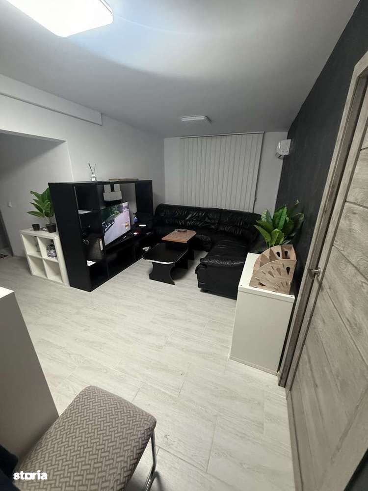 Apartament cu 4 camere, spațios și cu facilități - Imagine principală: 2/19