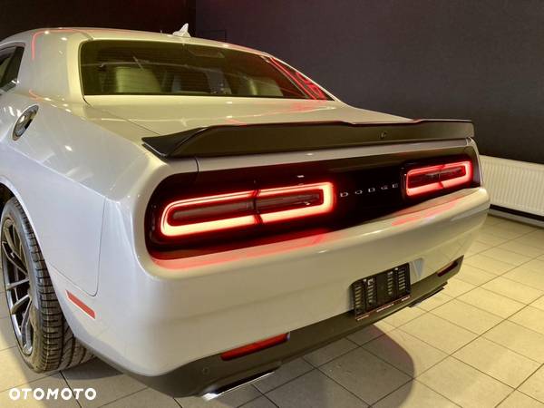 Dodge Challenger 5.7 R/T - 12