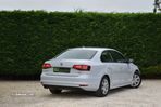 VW Jetta 2.0 TDI Confortline - 18