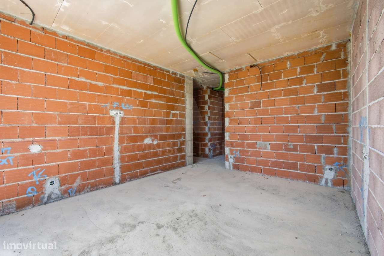 Moradia T4 com piscina em lote de 759m2 em Amoreira Óbidos-17