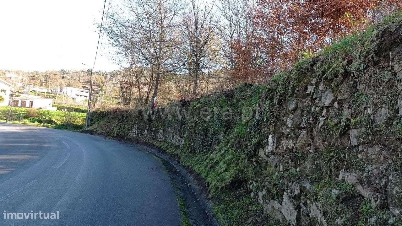 Terreno para construção com 2.576 m2 em Armil - Grande imagem: 2/12