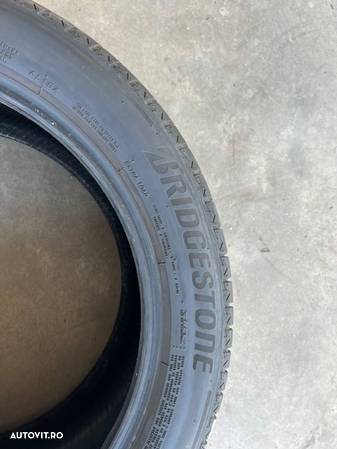 vând 2 anvelope 305/40/20 bridgestone de vară cu runflat ca noi - 4