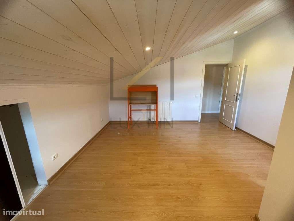 Moradia T4 com piscina e jardim, na Aldeia Grande, Setúbal-38