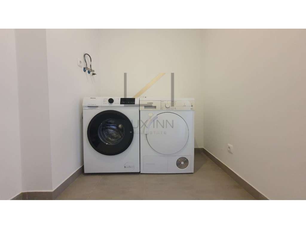 Apartamento T2, com varanda e arrecadação, Setúbal-8