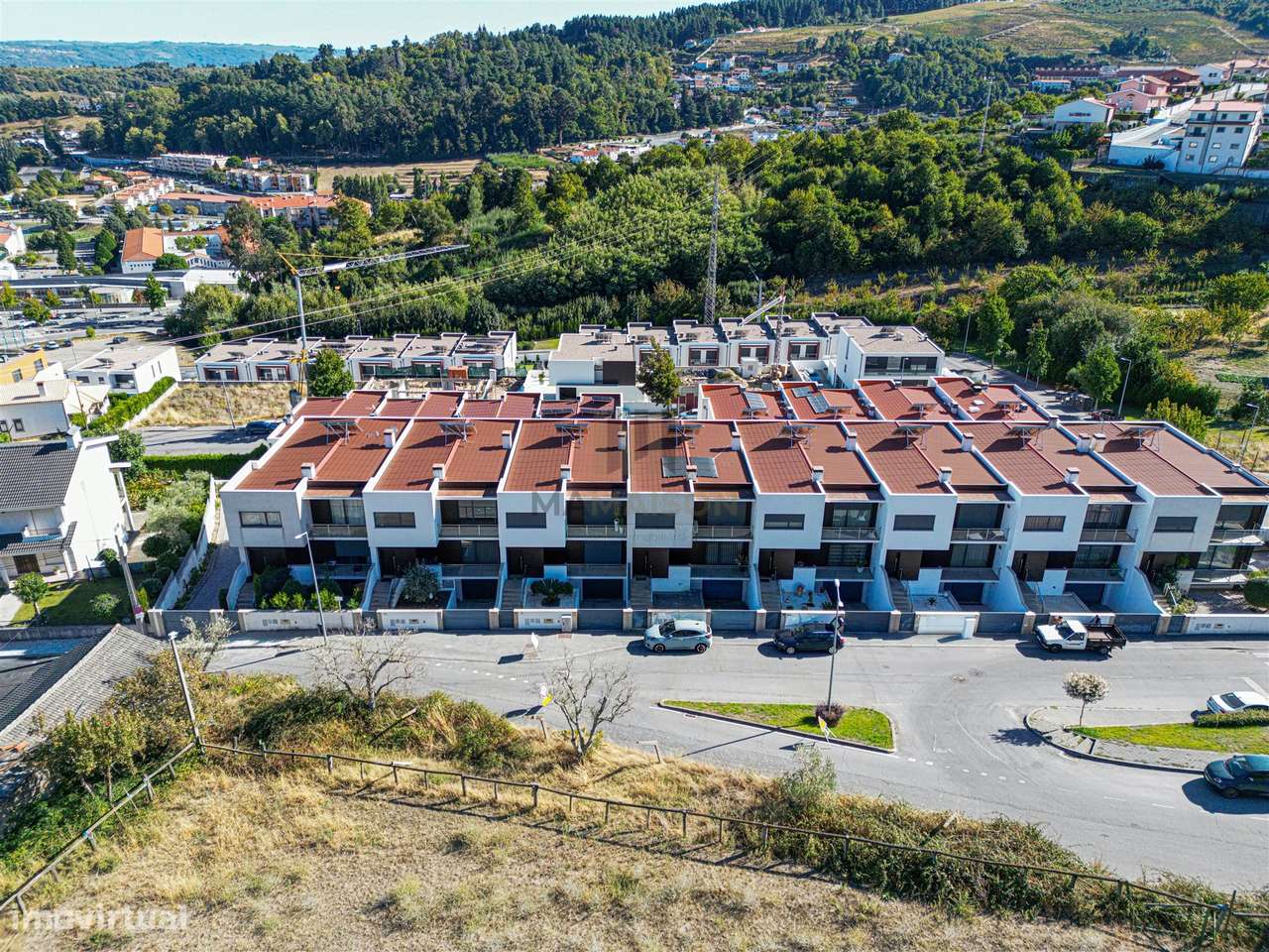 Moradia T4 de Luxo / Centro de Lamego / Jardim e Garagem-30