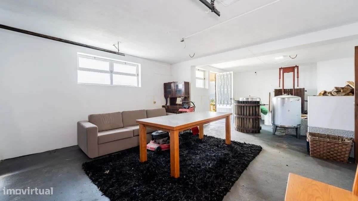 Exclusiva Moradia T4 com 556m² e 1.000m² de Terreno-26