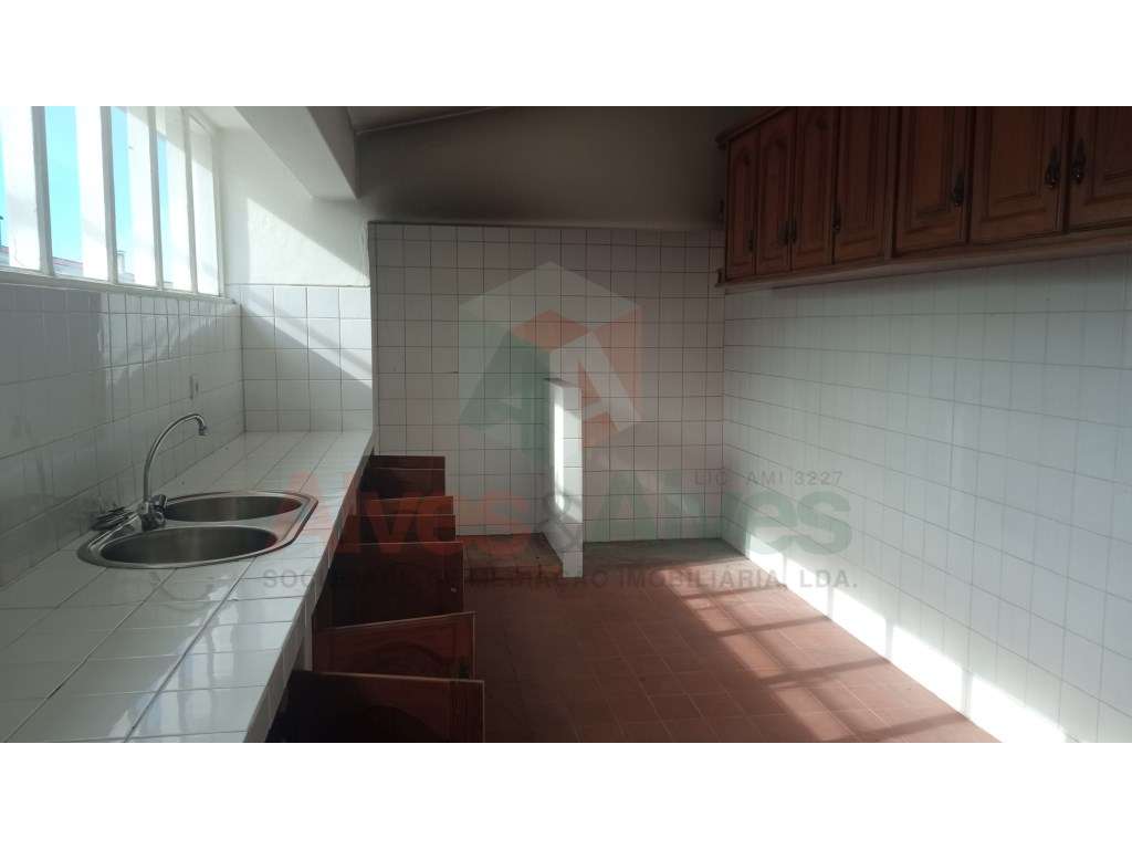 Moradia T5 de 4 frentes em Folgosa, Maia-8