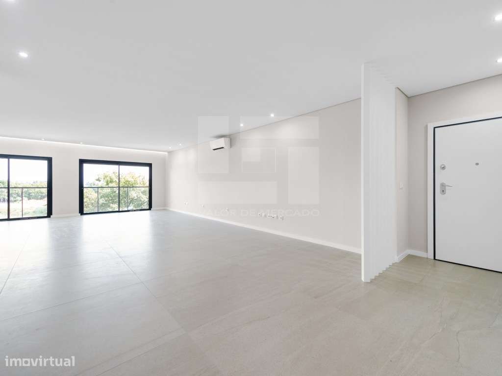 T4 DE LUXO - NOVO - MODERNO - SÓBRIO - Viseu - BEM LOCALIZADO - ACA... - Grande imagem: 2/30