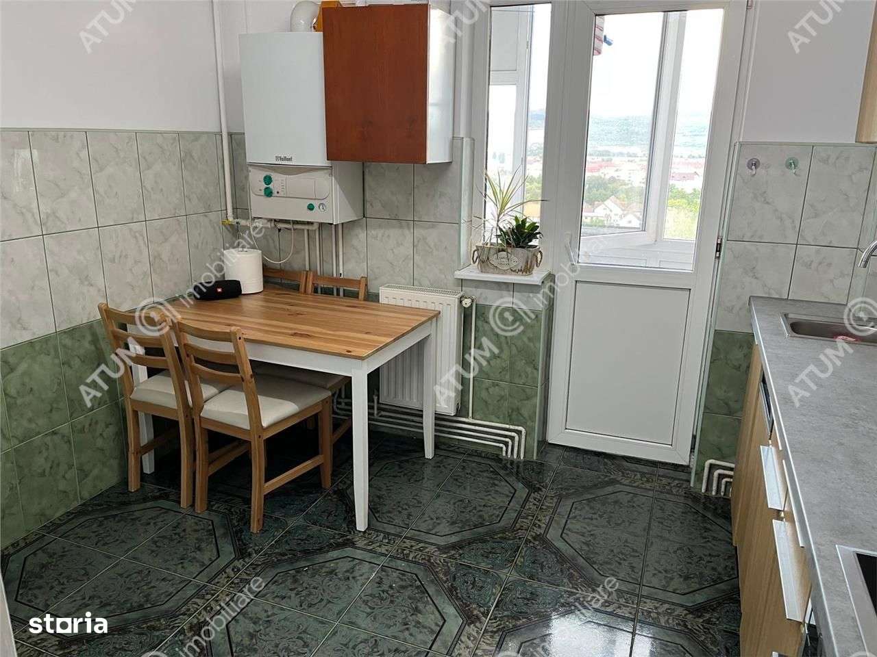 Apartament cu 3 camere decomandate in zona Vasile Aaron din Sibiu-4