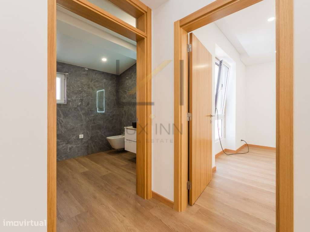 Moradia T5 Recuperada com Piscina, 2 Suítes e Garagem - Lote Isolad...-29