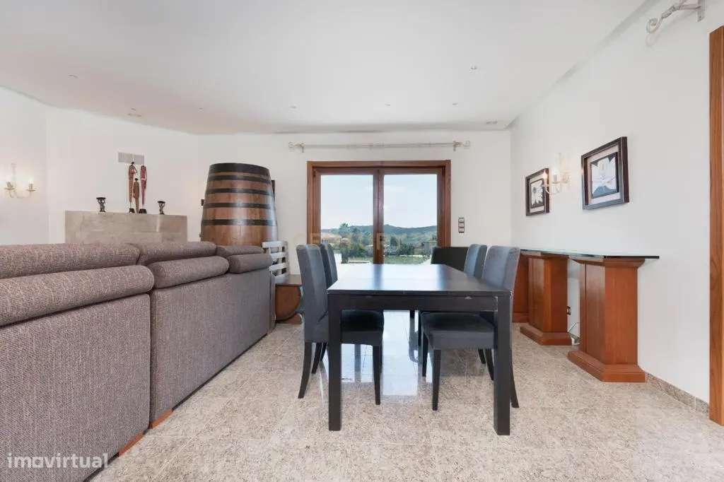 Moradia T8 de grande dimensão em S. João dos Montes, Vila Franca de Xi-8