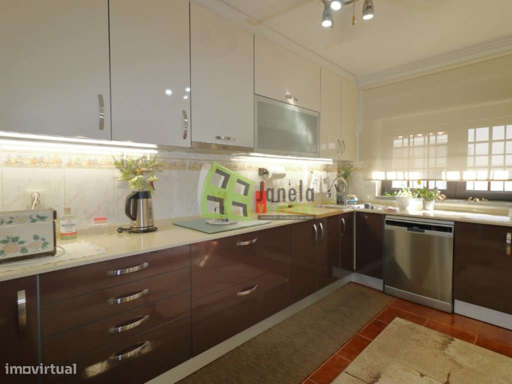 Moradia T3+1 com Quintal, Garagem em Vale de Milhaços-6