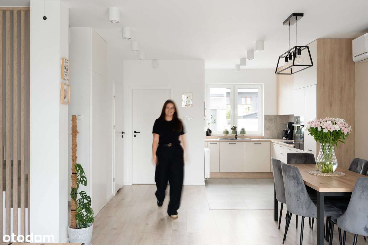 Przestronny bliźniak, gotowy do wejścia/fotowoltaika/klima./Koninko-1