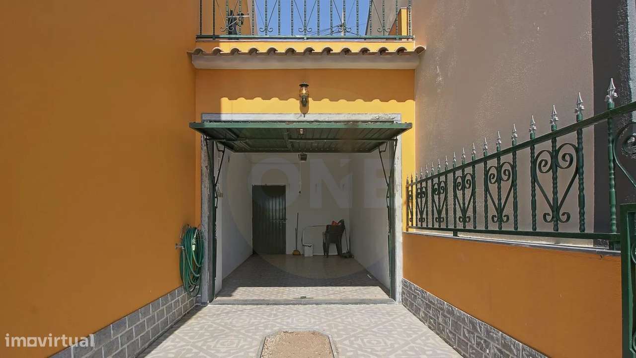 Moradia T3+1 em Caneças-38