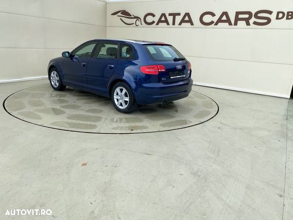 Audi A3 Sportback 1.6 TDI Attraction - 11