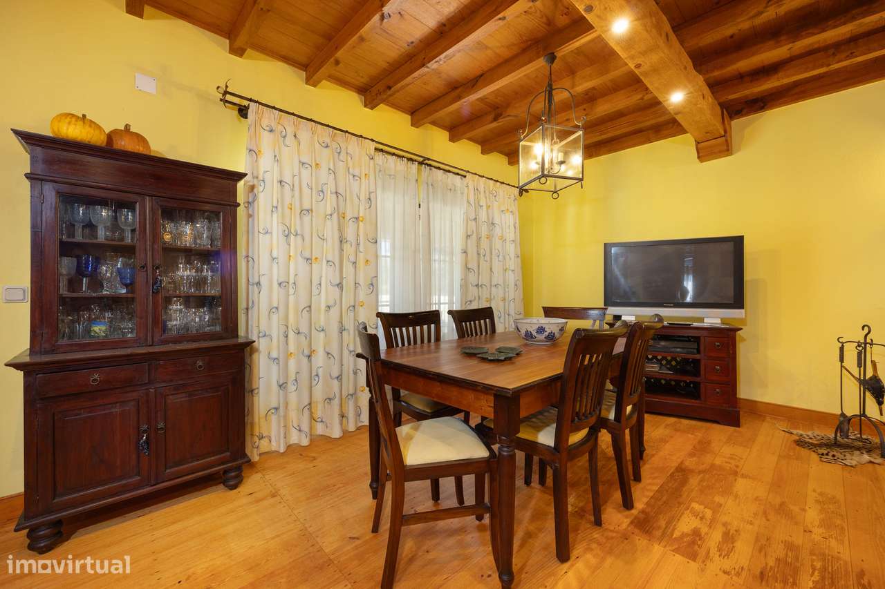 Moradia T2+2 | Piscina e Jardim | Vista Rio Zezêre | Dornes-10