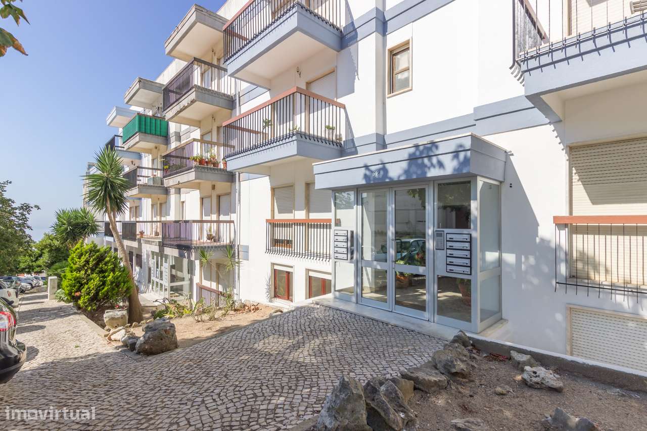 Apartamento T3 em Sesimbra com vista Mar-1
