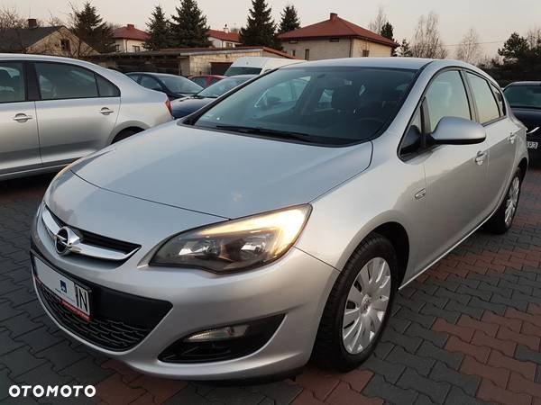 Opel Astra IV 1.4 T Cosmo - 1