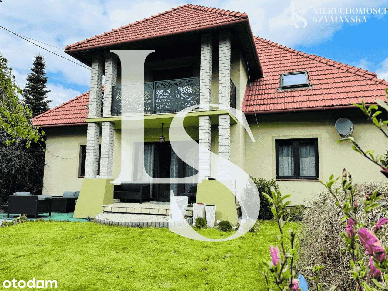 Przestronny dom parterowy z poddaszem użytkowym –-0