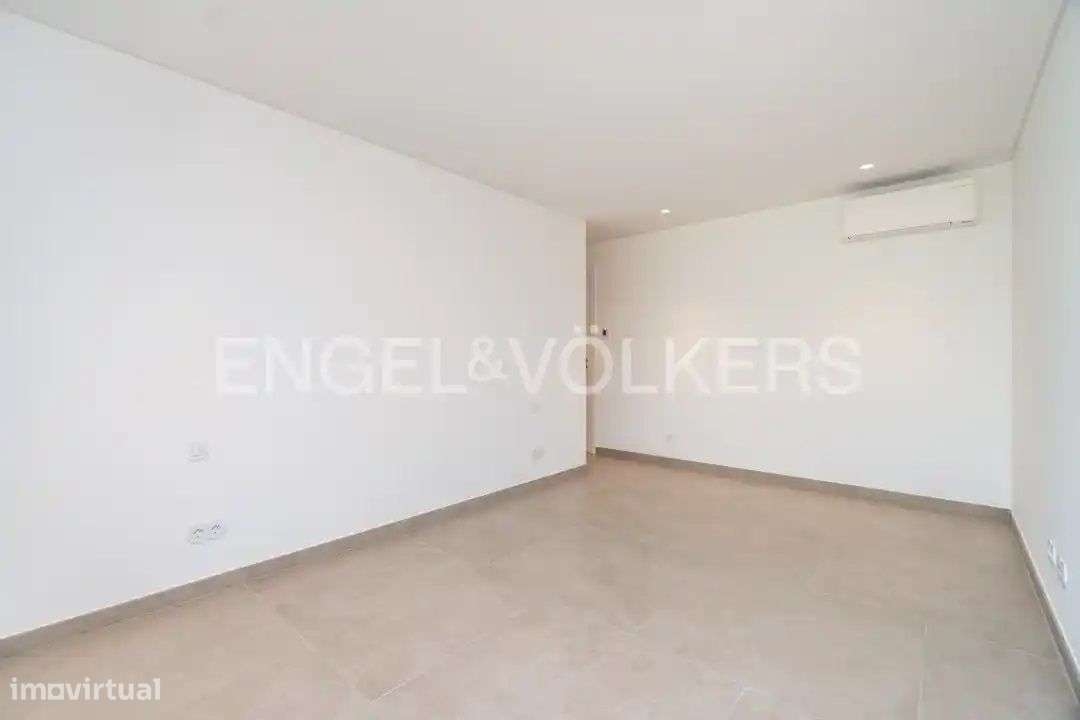 Moradia V4 Exclusiva perto do Carvoeiro-26