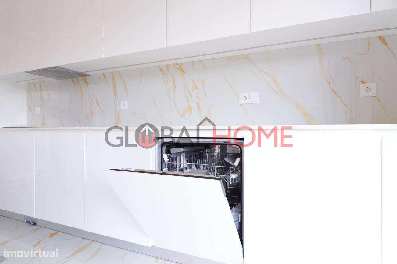 Moradia T3 Nova com Terraço e Piscina em São Pedro da Cova-13