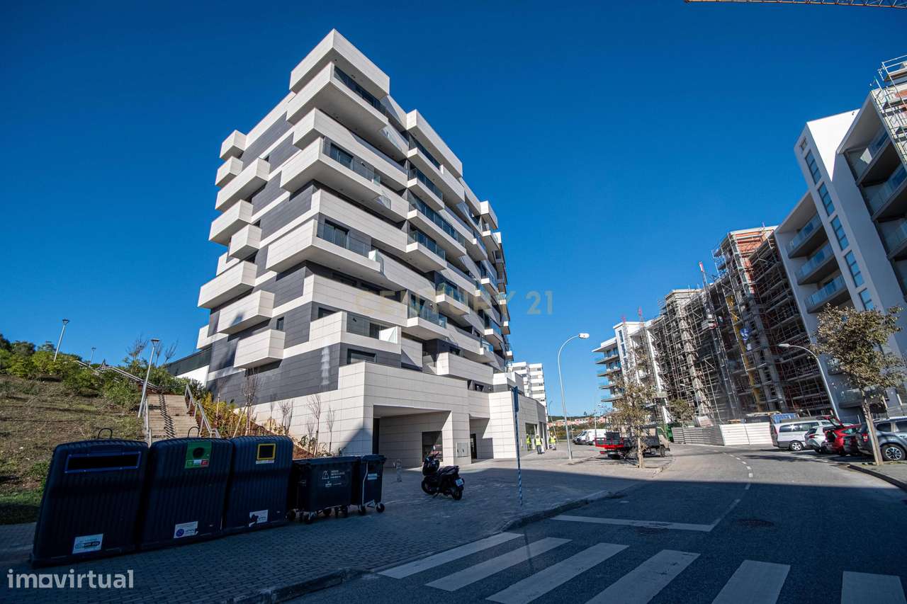 Penthouse T5 de luxo com vista rio – Carnaxide-37