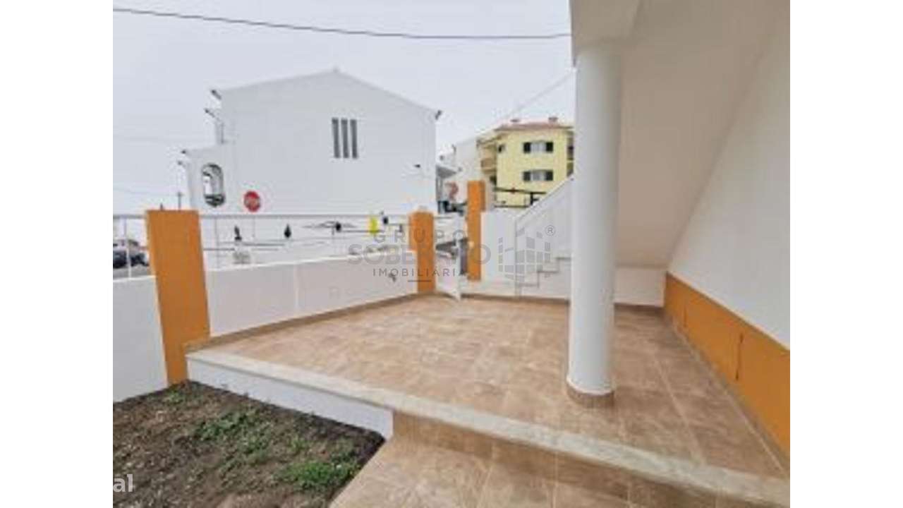 Moradia Geminada T3 em Ericeira-13