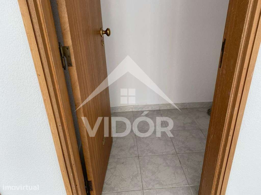 Loja no Novo Mercado Municipal da Baixa da Banheira - CO - Grande imagem: 3/6