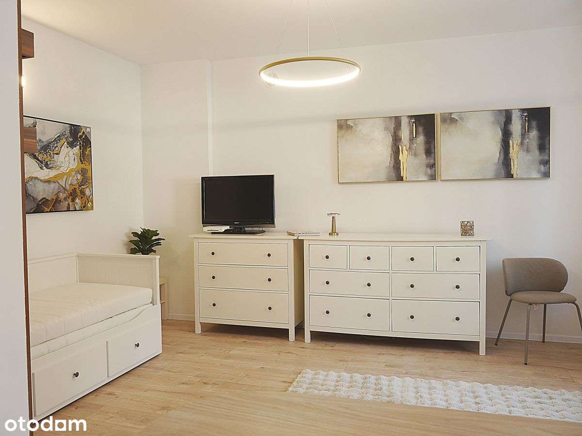 Atrakcyjna przestronna kawalerka-2