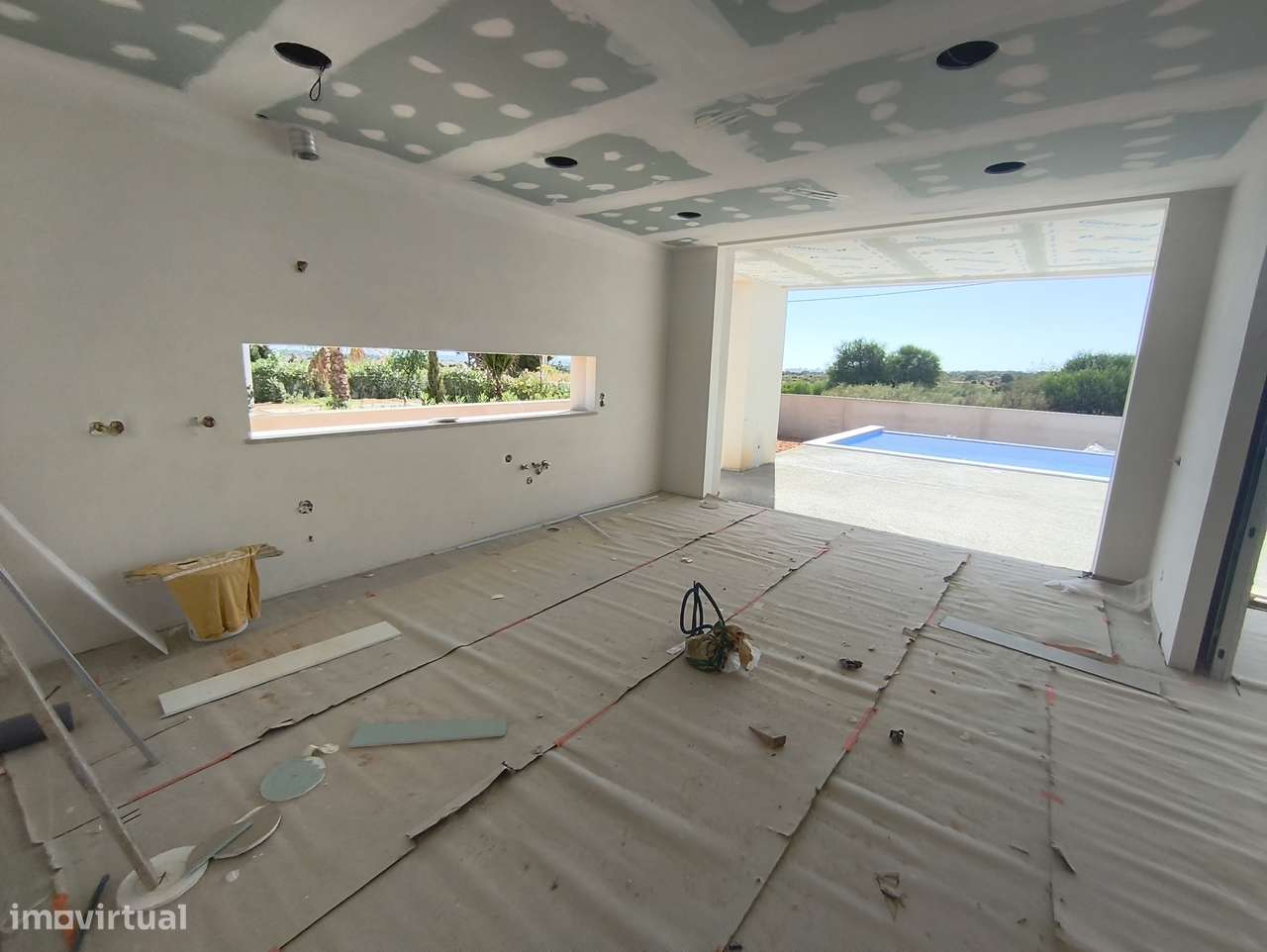 Pêra, Vivenda T4 em Construção Isolada com Piscina Privada Lote 865 m2 - Grande imagem: 5/28