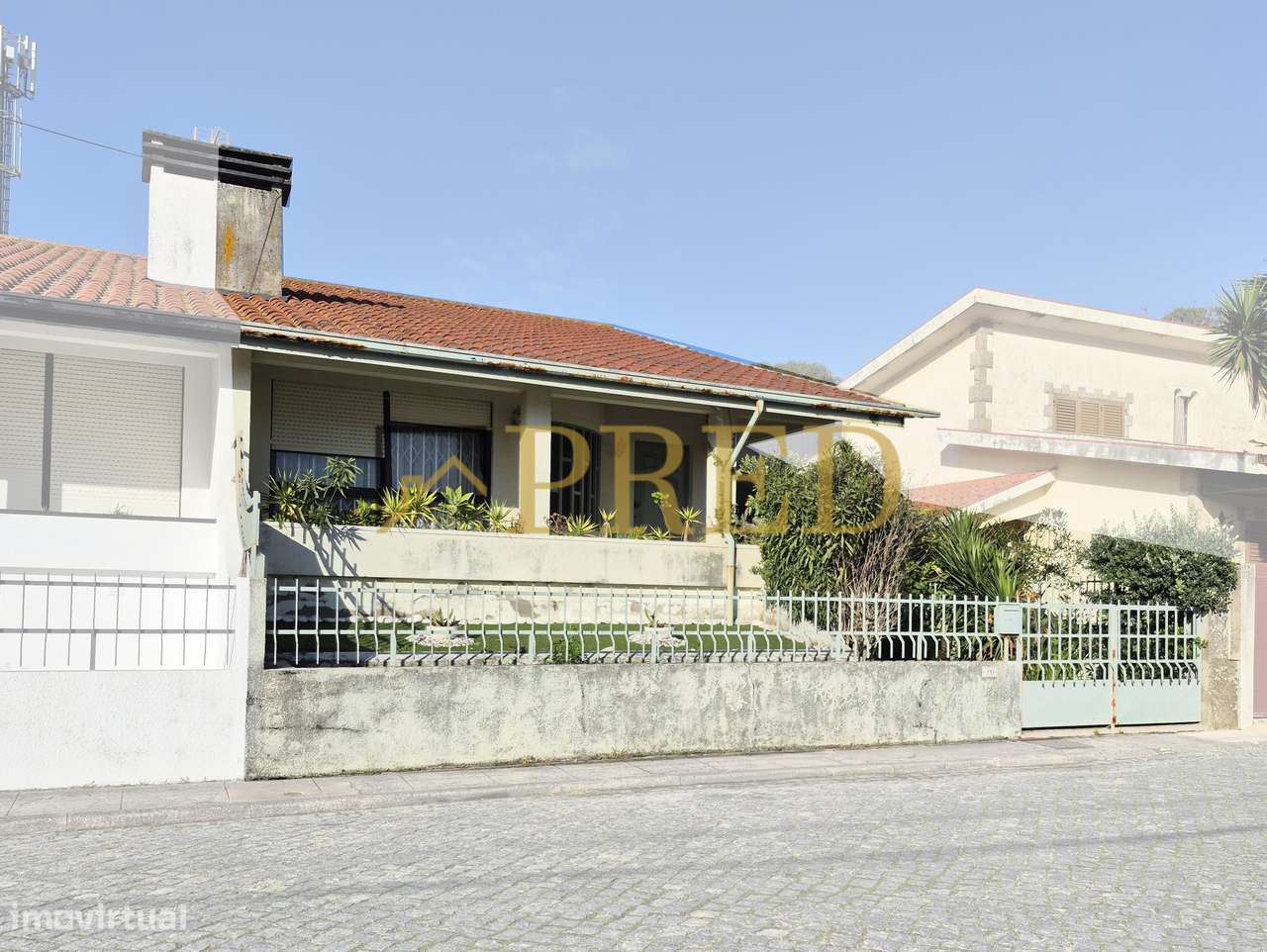 Moradia V3+1, junto à praia de Vila Chã-0