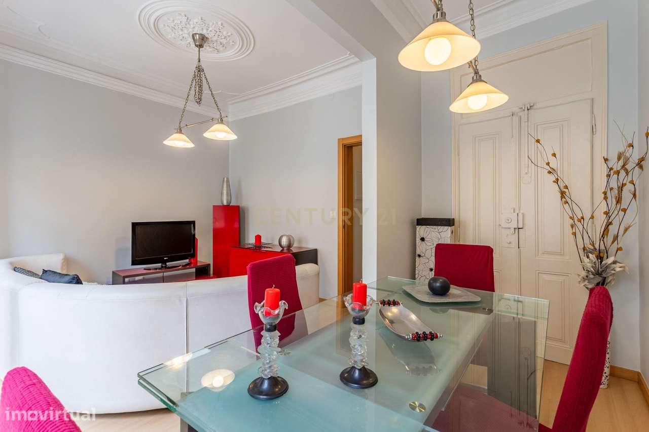 Apartamento T3 inserido num prédio tradicional, na Lapa, a 5 min da Ba - Grande imagem: 4/23