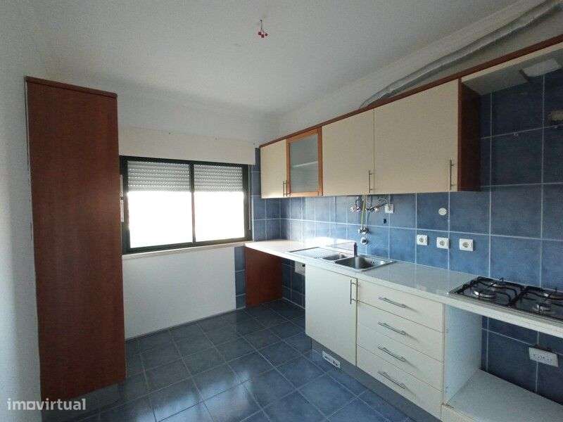Apartamento T3 com Arrecadação – Zona Tranquila de Alenquer - Grande imagem: 5/13