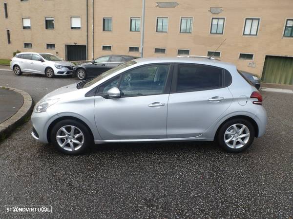 Peugeot 208 1.6 BlueHDi Style - 3