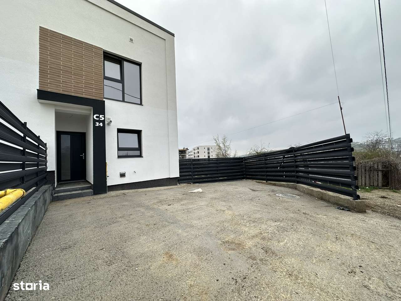 Casa 3 camere D 2 bai Teren 324mp zona Bucium Visan-12