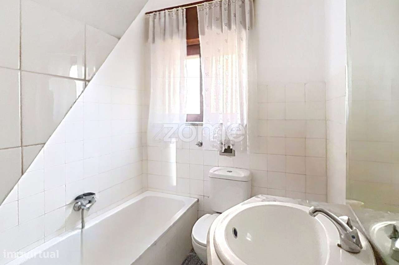 Moradia com Grande Potencial na Vila de Pampilhosa da Serra.-8