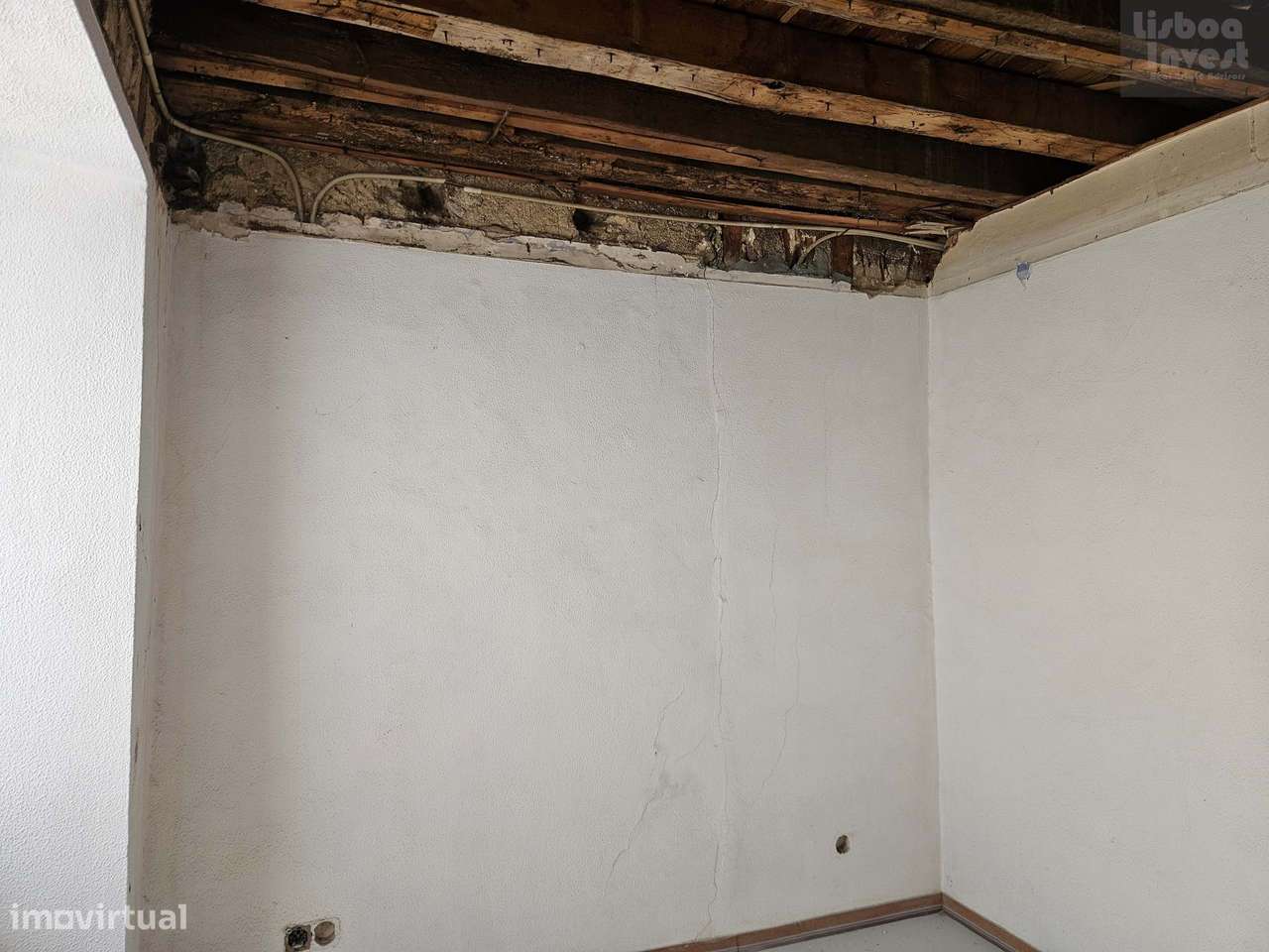 Vendo T2 para remodelação em predio totalmente remodelado-10