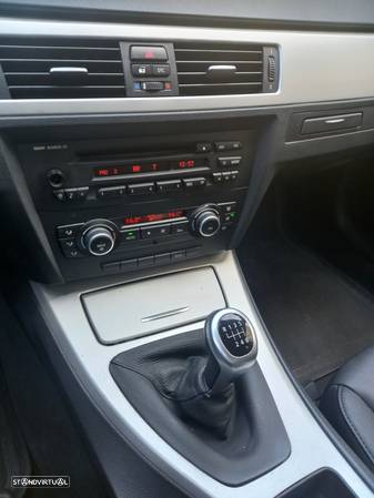 BMW 318 d Touring - 9