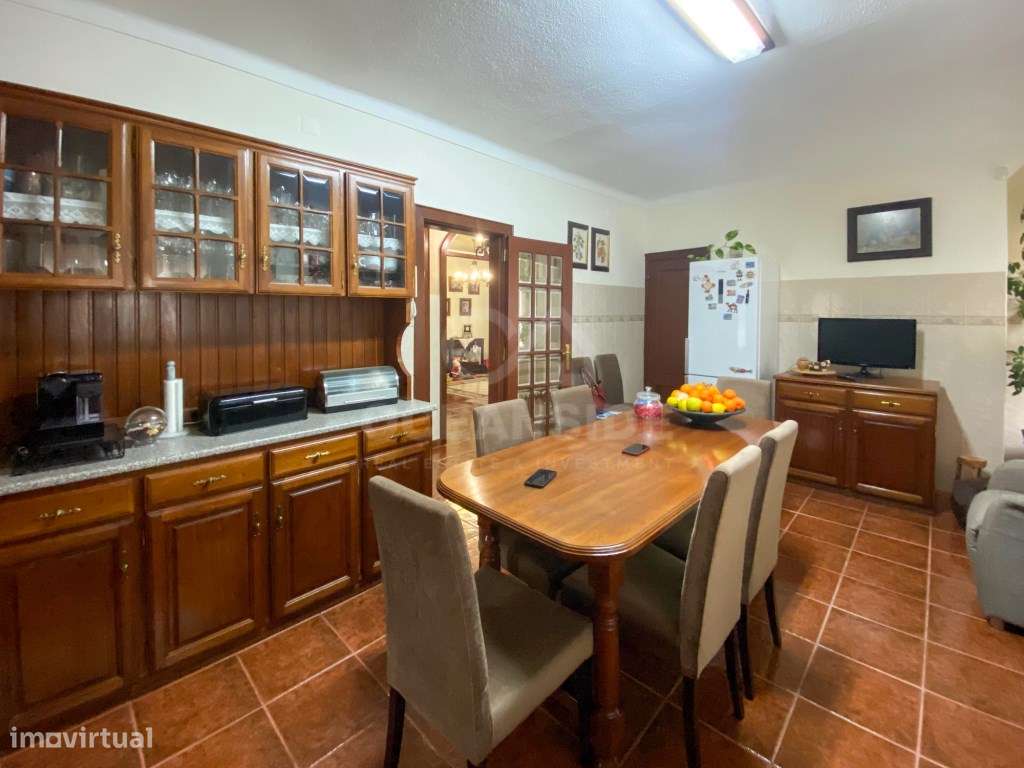 Moradia Independente Em Escalos De Baixo-8