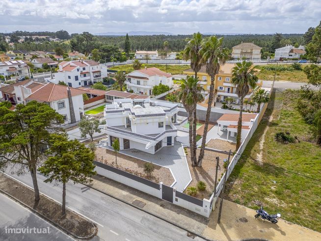 Moradia completamente renovada, na Marisol T4 com 400 de área bruta em-8