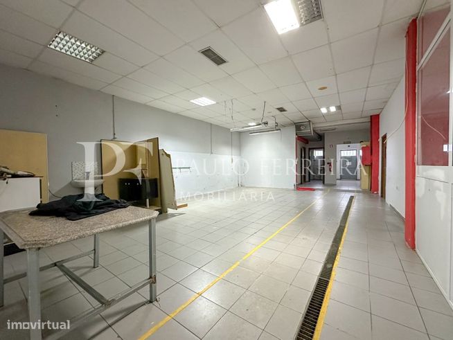 Armazém próximo do centro de Famalicão-9