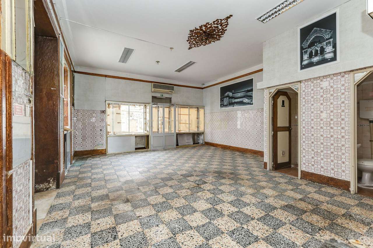 Prédio de Uso Misto no Centro Histórico de Odivelas – Habitação + Comé-27