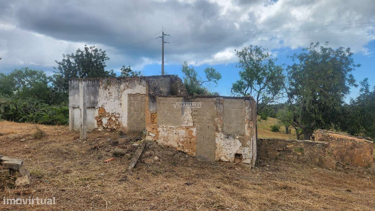 RUÍNA COM 178 m2 INSERIDA NUM TERRENO COM 18440 M2 SITUADA PRÓXIMA DE - Grande imagem: 5/27
